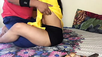 ¡la Estudiante Bhabhi Disfruta Del Sexo Duro Con Su Hermanastro!