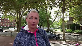 Zrelá Nemecká Milf Mandy Hlboko Prehĺta A Berie Veľký Penis Do Análu Na Pouličnom Kastingu