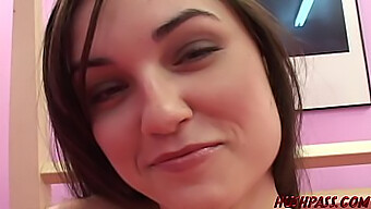 Sasha Grey โชว์หน้าอกเล็กและก้นแน่นในวิดีโอฮาร์ดคอร์