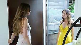 Melissa Moore E Capri Anderson In Una Sessione Di Gemellaggio Sensuale