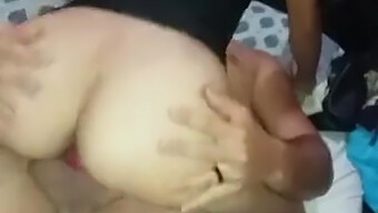 Latina Amateur Comparte Coño Con Su Vecino En Video Casero